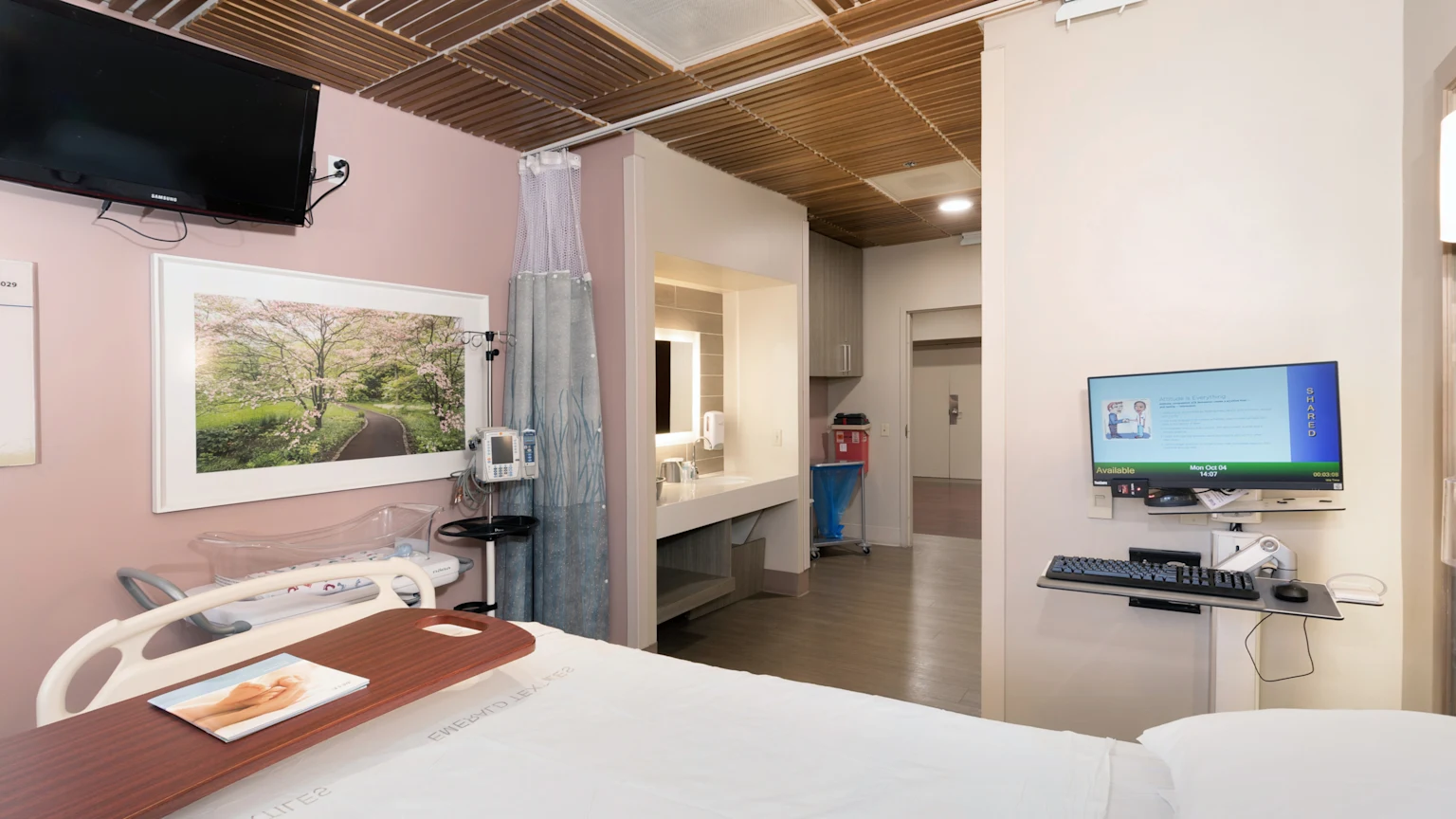 Patient room at SGH Hospital for Women & Newborns