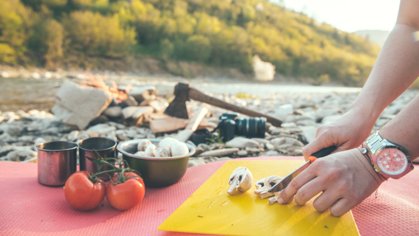 What do dietitians eat when camping?
