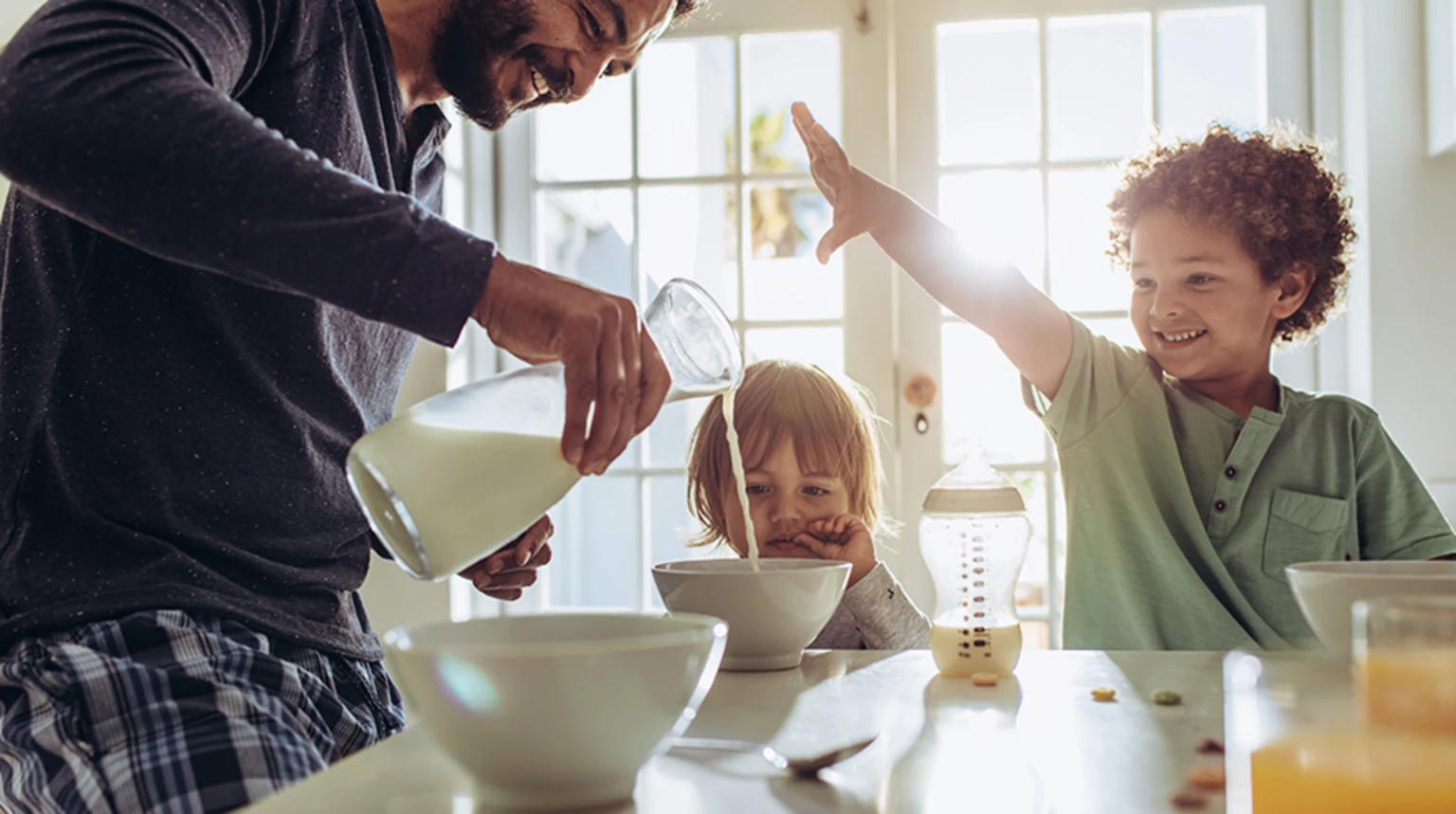 Plant-based-milks-for-kids-HN2043-iStock-1133649234-Sized