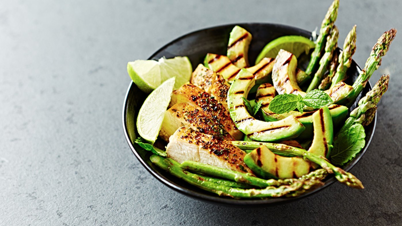 Grilled chicken with asparagus dinner