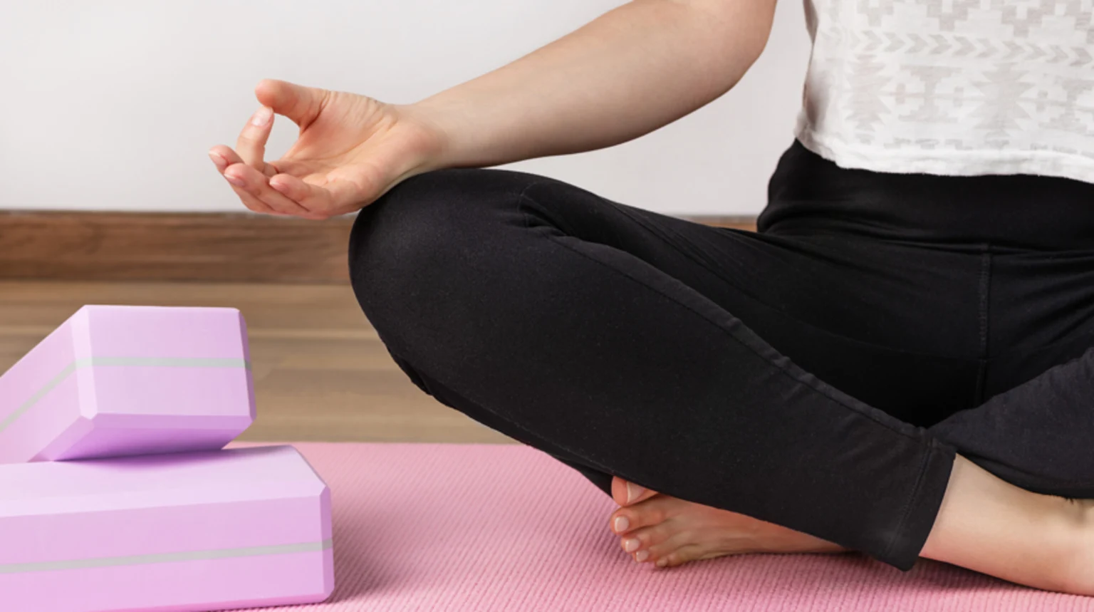 Strengthening pelvic floor HN3082 iStock 1410117349