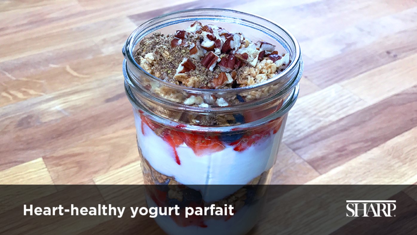 Heart-healthy yogurt parfait (recipe)
