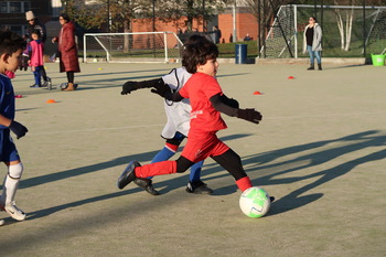 3 ways to perfect your football shooting technique