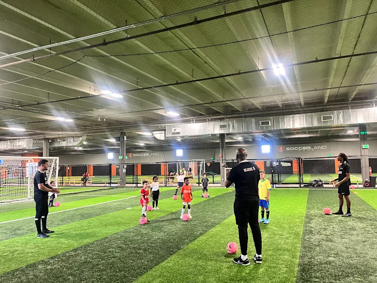 Cómo elegir el programa de fútbol adecuado para tu hijo de 4 a 12 años: una guía para padres