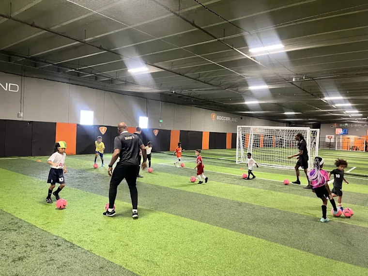 Por qué los partidos reducidos son perfectos para los jóvenes futbolistas
