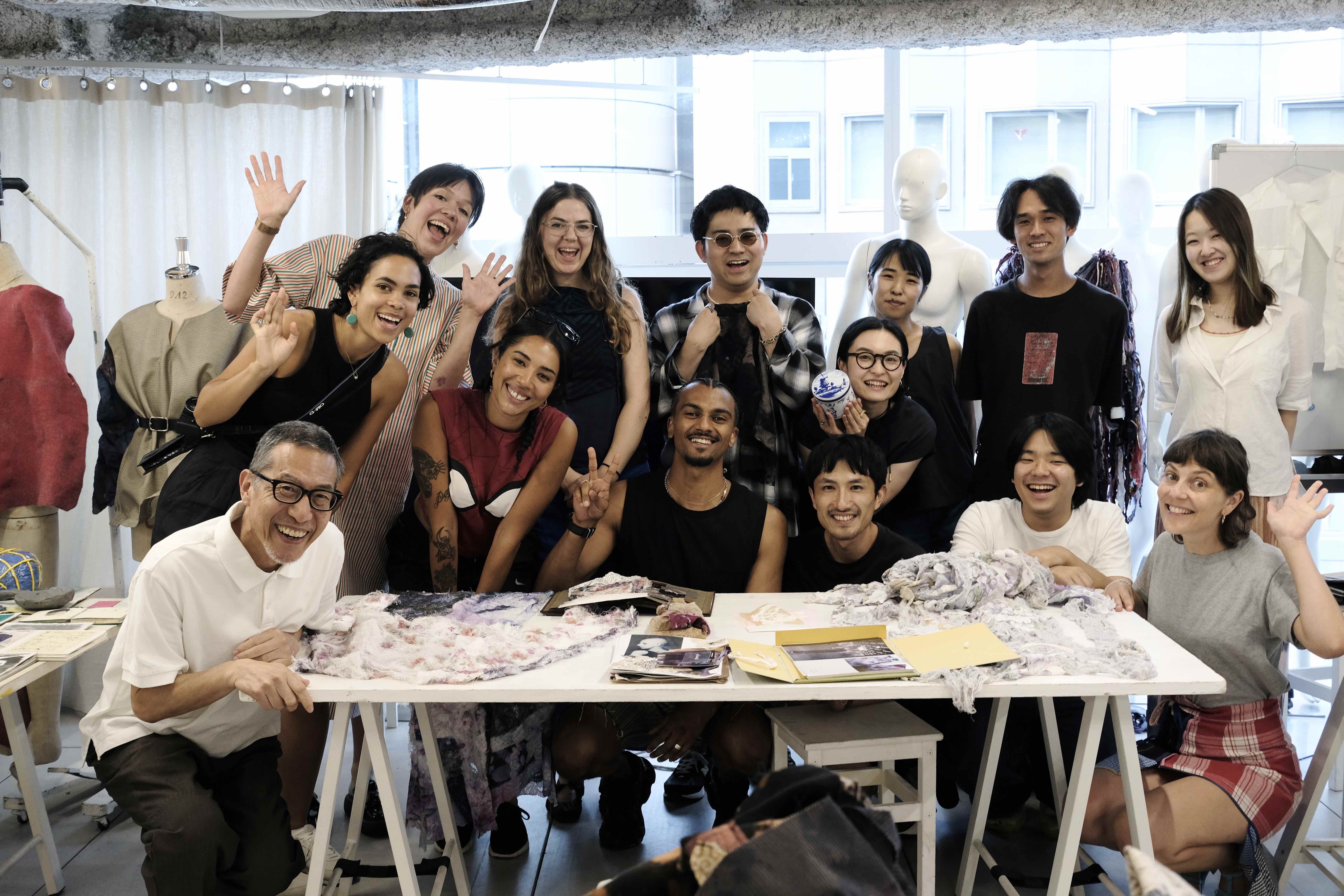 Picture of “A Journey in Search of Fashion and Textiles” Curator Lisa Konno and five artists from the Netherlands visit the school.