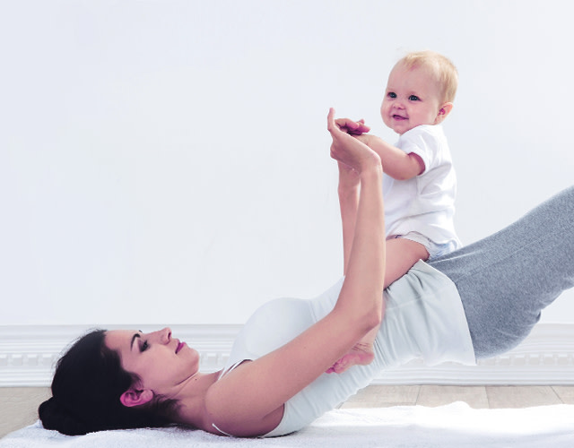 Sechs einfache Übungen, die dich nach der Schwangerschaft wieder in Form bringen