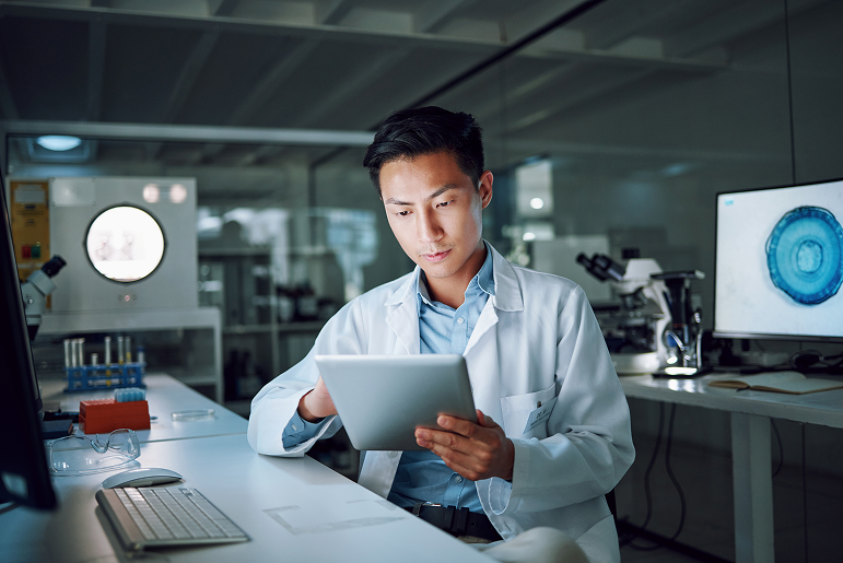 Life Science With Computer Limitations of Existing Life Science Software—and the Opportunity to Evolve