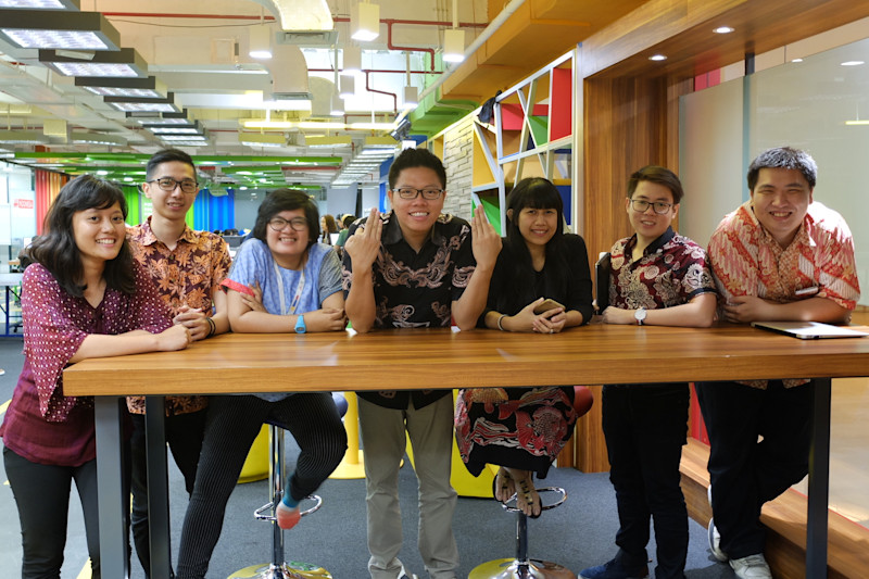On April 21st is Kartini Day and our office celebrated it with wearing Batik.