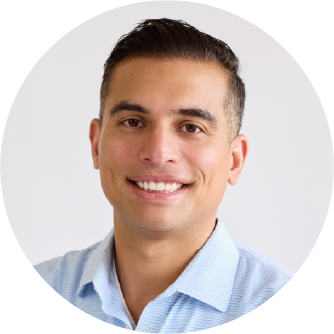 Oscar Romano Headshot