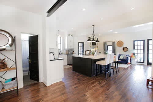 do-quartz-countertops-stain