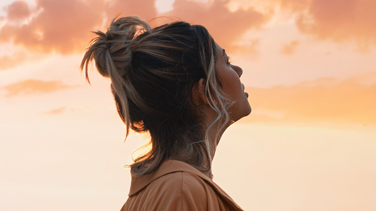 11 Versets bibliques sur les pensées qui honorent Dieu