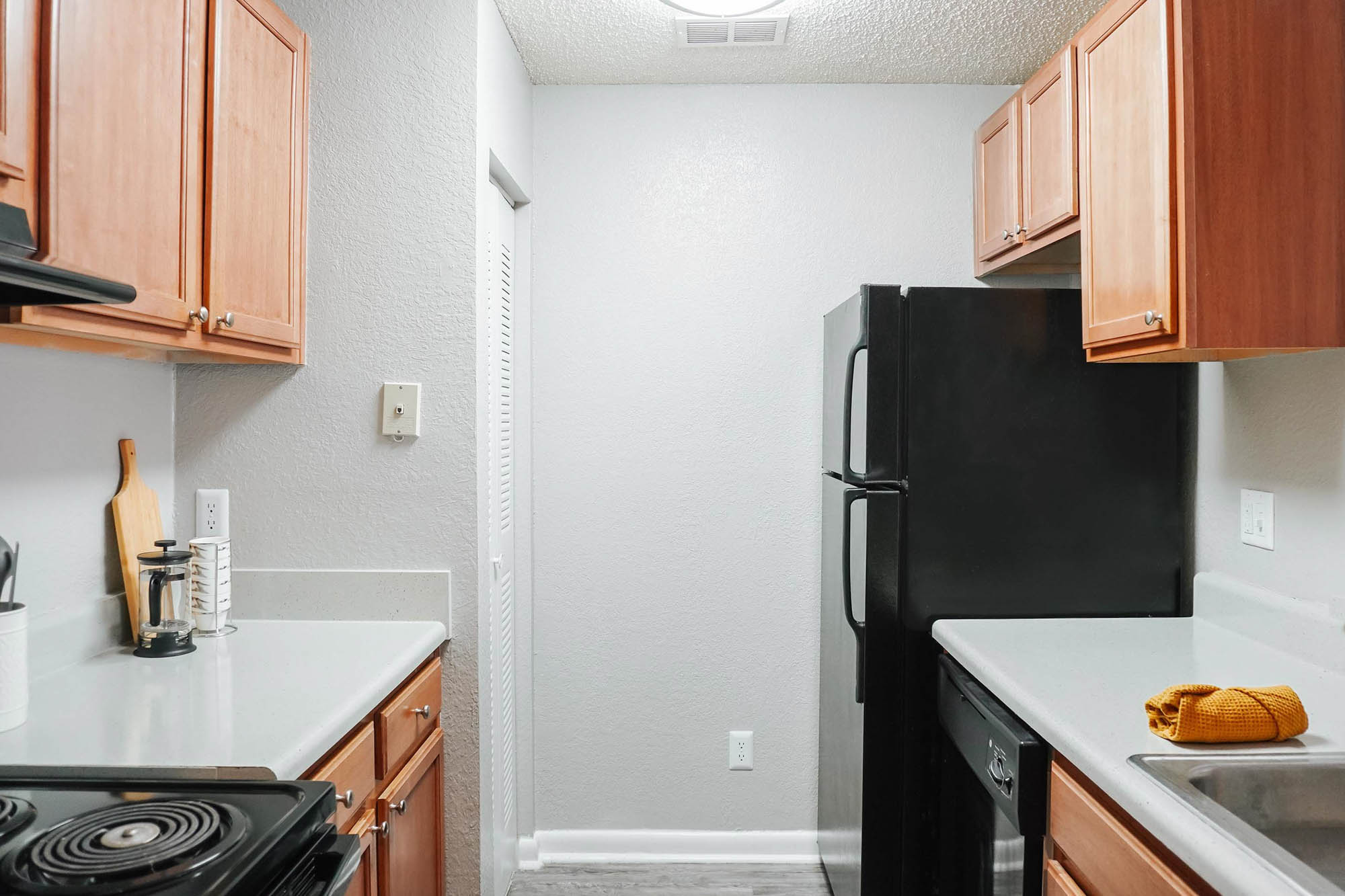 Warner - 1 Bed 1 Bath - Kitchen