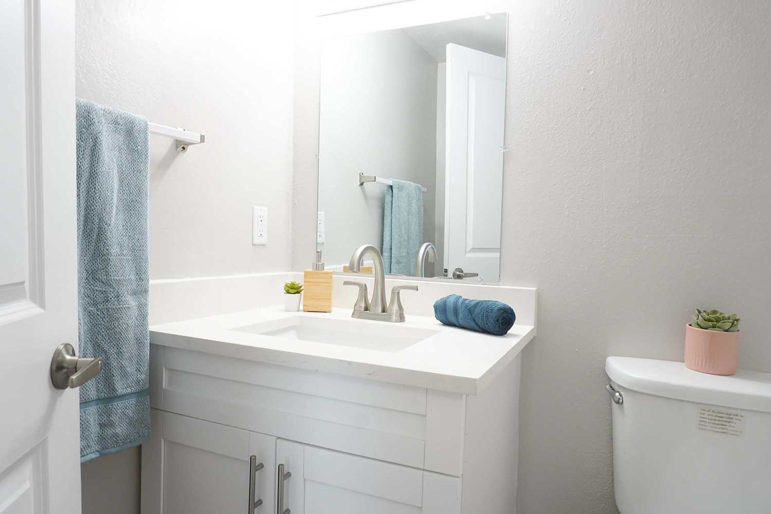 Media Gallery for Azure Winter Park apartments in Winter Park, Florida