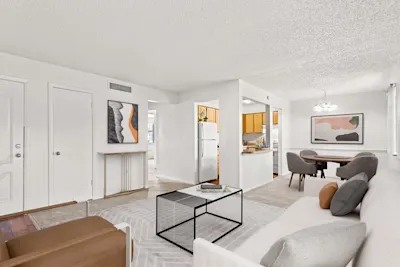 Alafia River - 2 Bed 1 Bath - Living Room and Dining Room