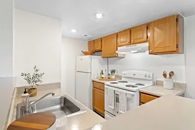 Spruce - 3 Bed 2 Bath - Kitchen