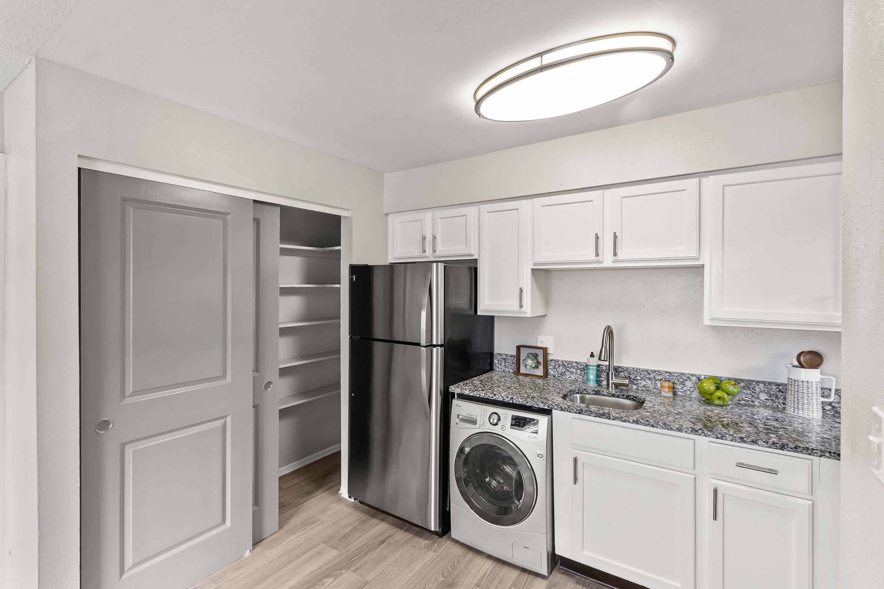 Eola - 1 Bed 1 Bath - Kitchen