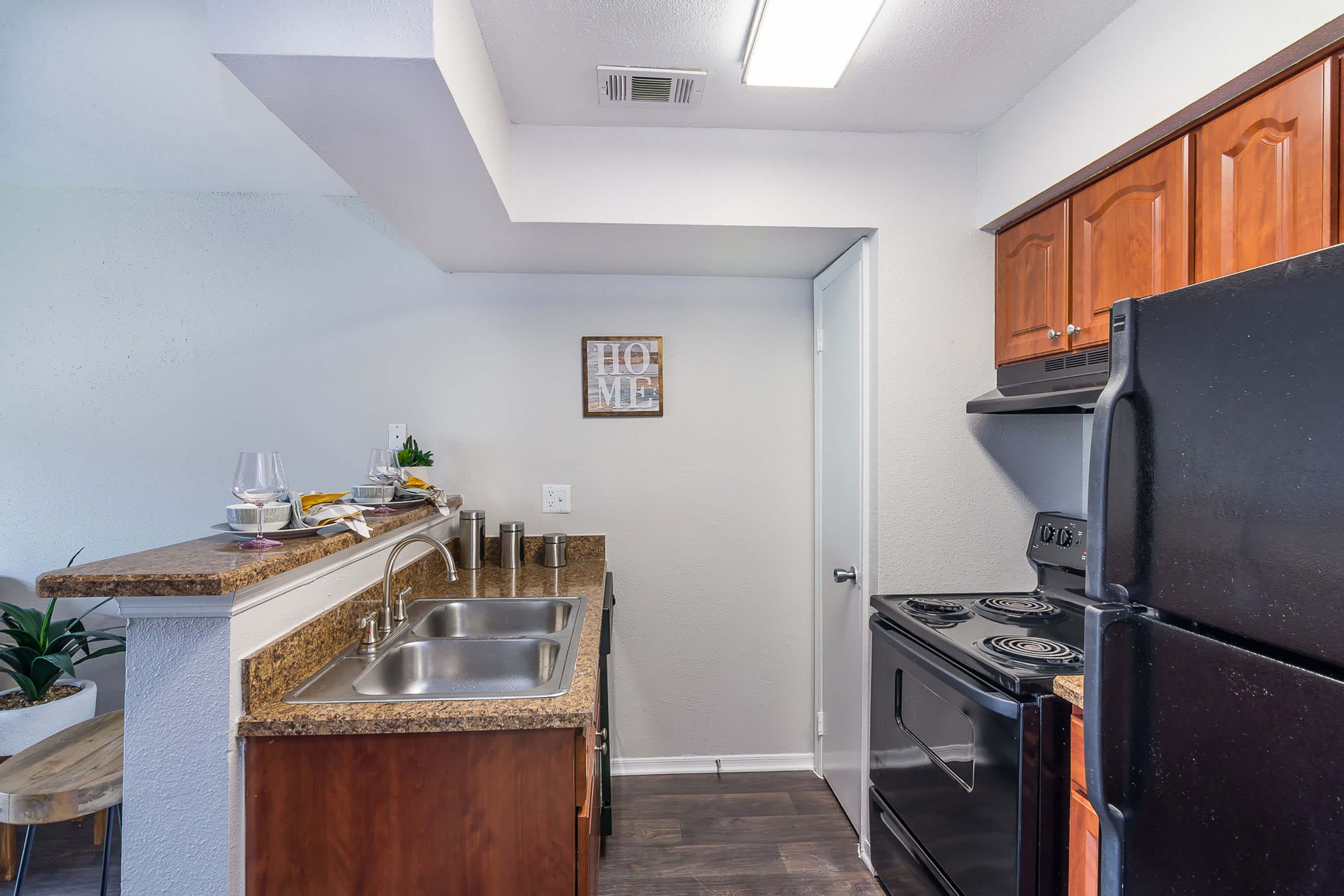 Clearwater - 1 Bed 1 Bath - Kitchen