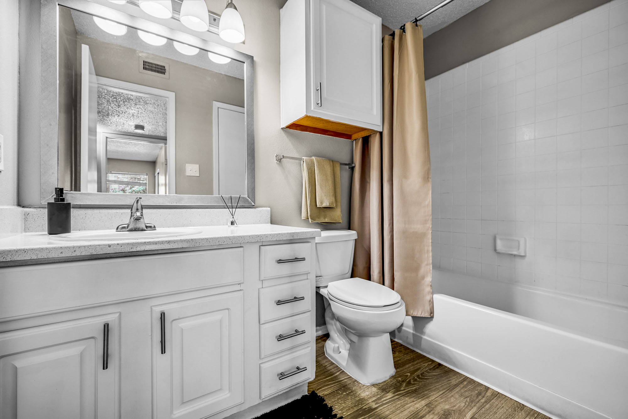 Hudson - 2 Bed 1 Bath - Bathroom