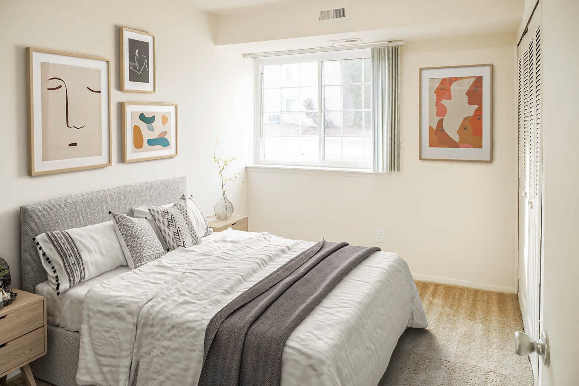 Bryant - 2 Bed 1.5 Bath - Bedroom