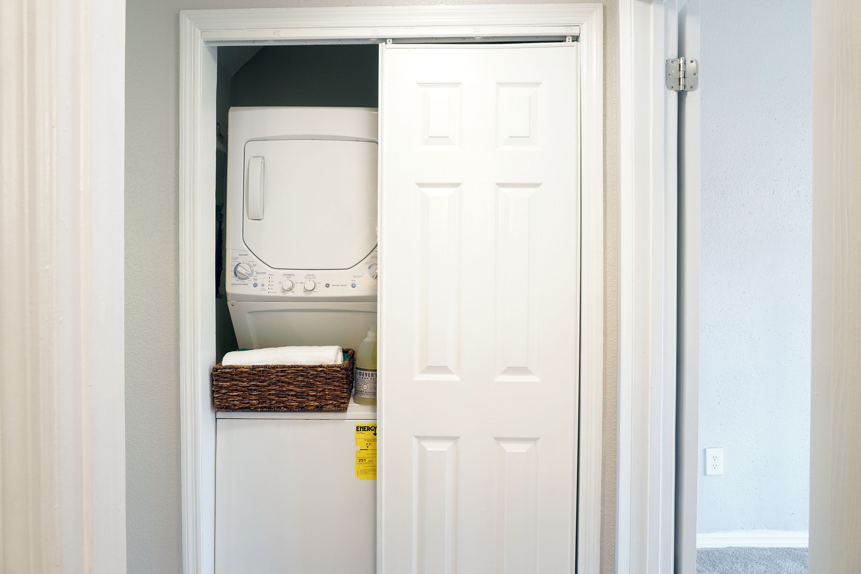 Anna Maria - 2 Bed 1 Bath - Laundry