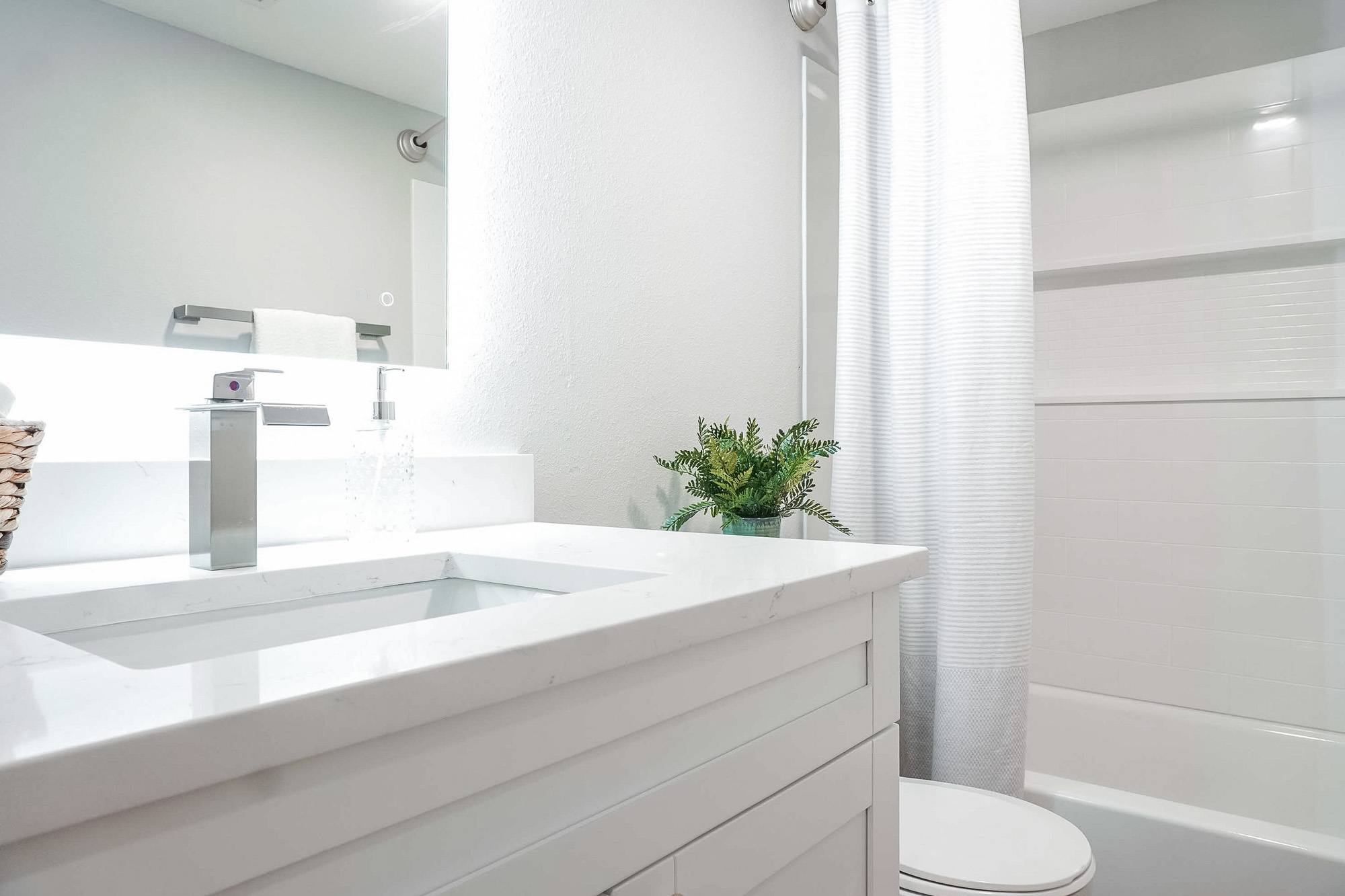 Central+ - 3 Bed 2 Bath - Bathroom 2