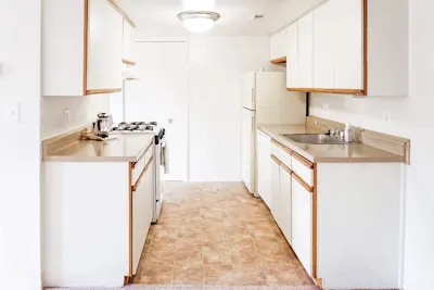 Bay City - 2 Bed 1 Bath - Kitchen (Euro Cabinets)