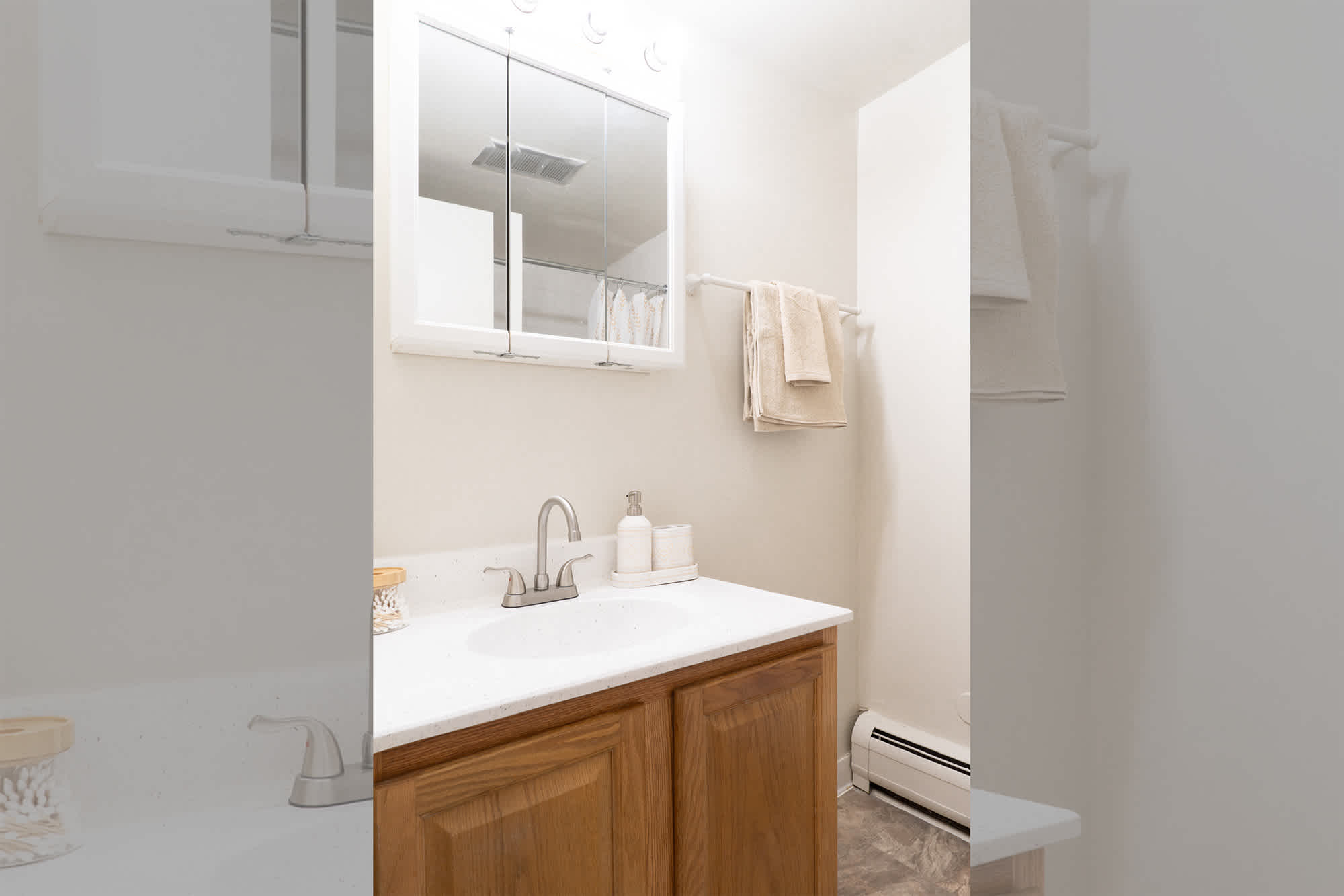 The Springs - 2 Bed 1 Bath - Bathroom (Honey Oak Cabinets)