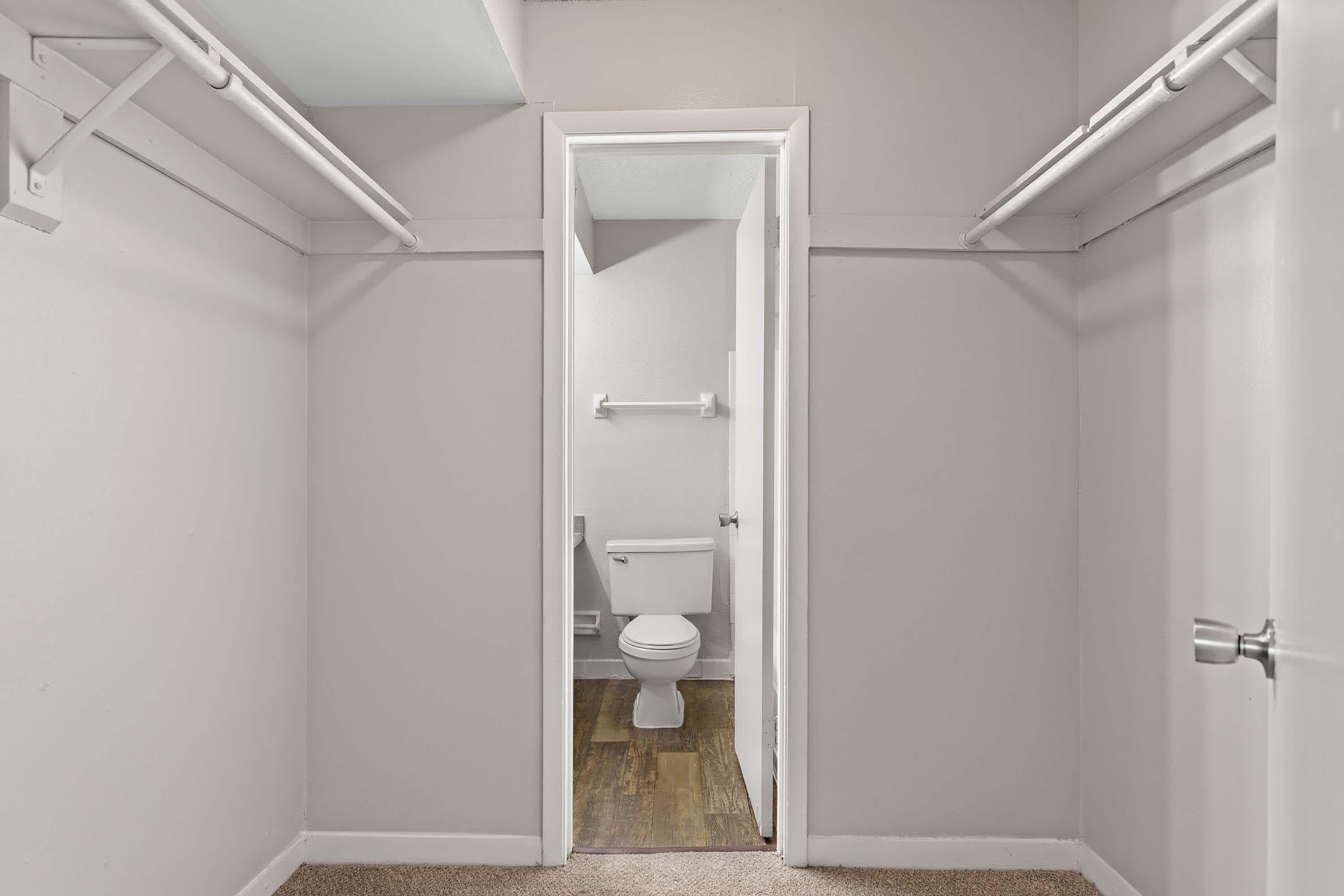 Silver - 3 Bed 2 Bath - Walk-In Closet