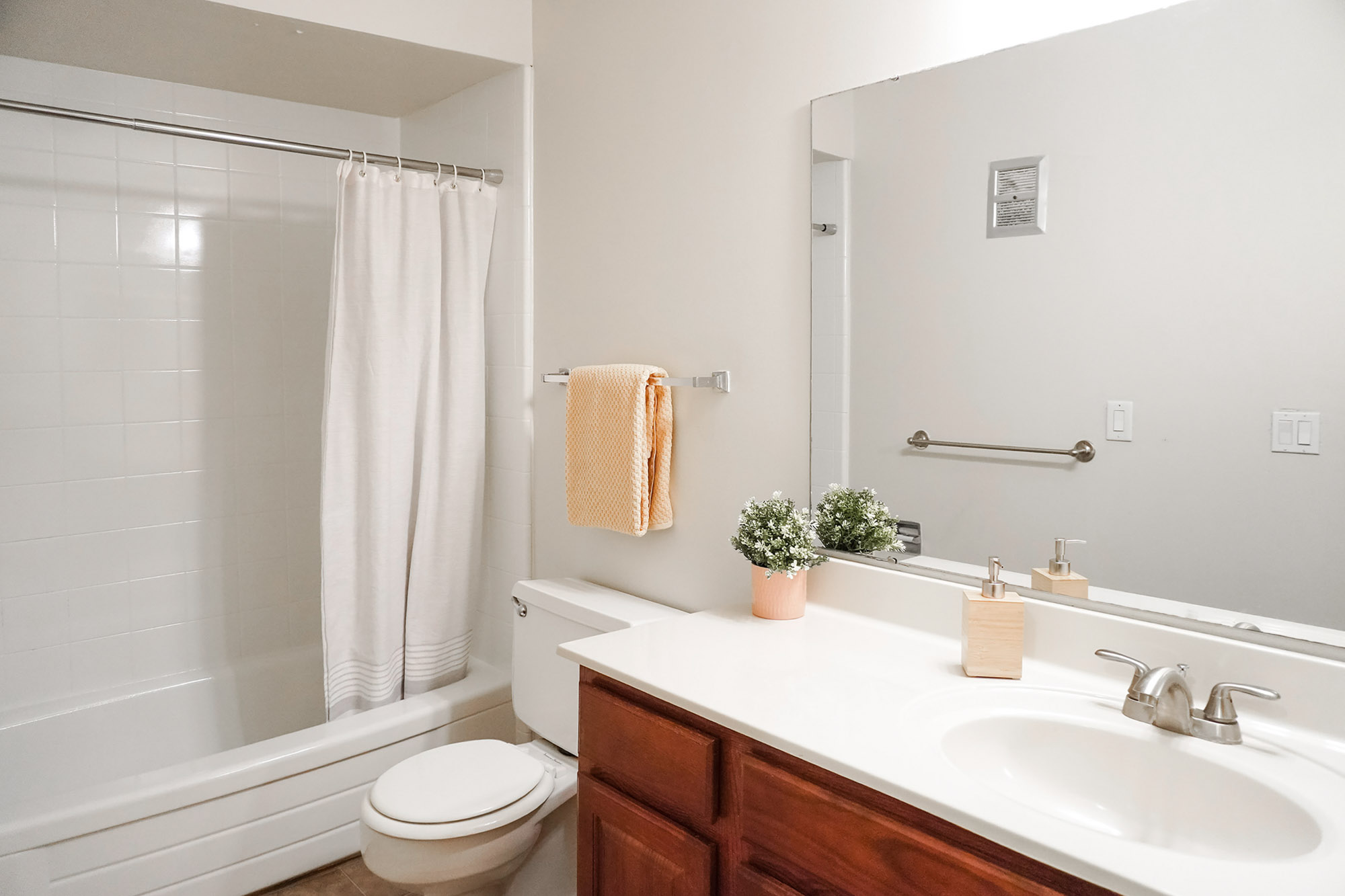 The Bagley - 1 Bed 1 Bath - Bathroom