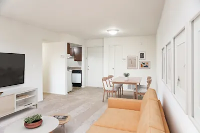 Abbot - 1 Bed 1 Bath - Dining Area