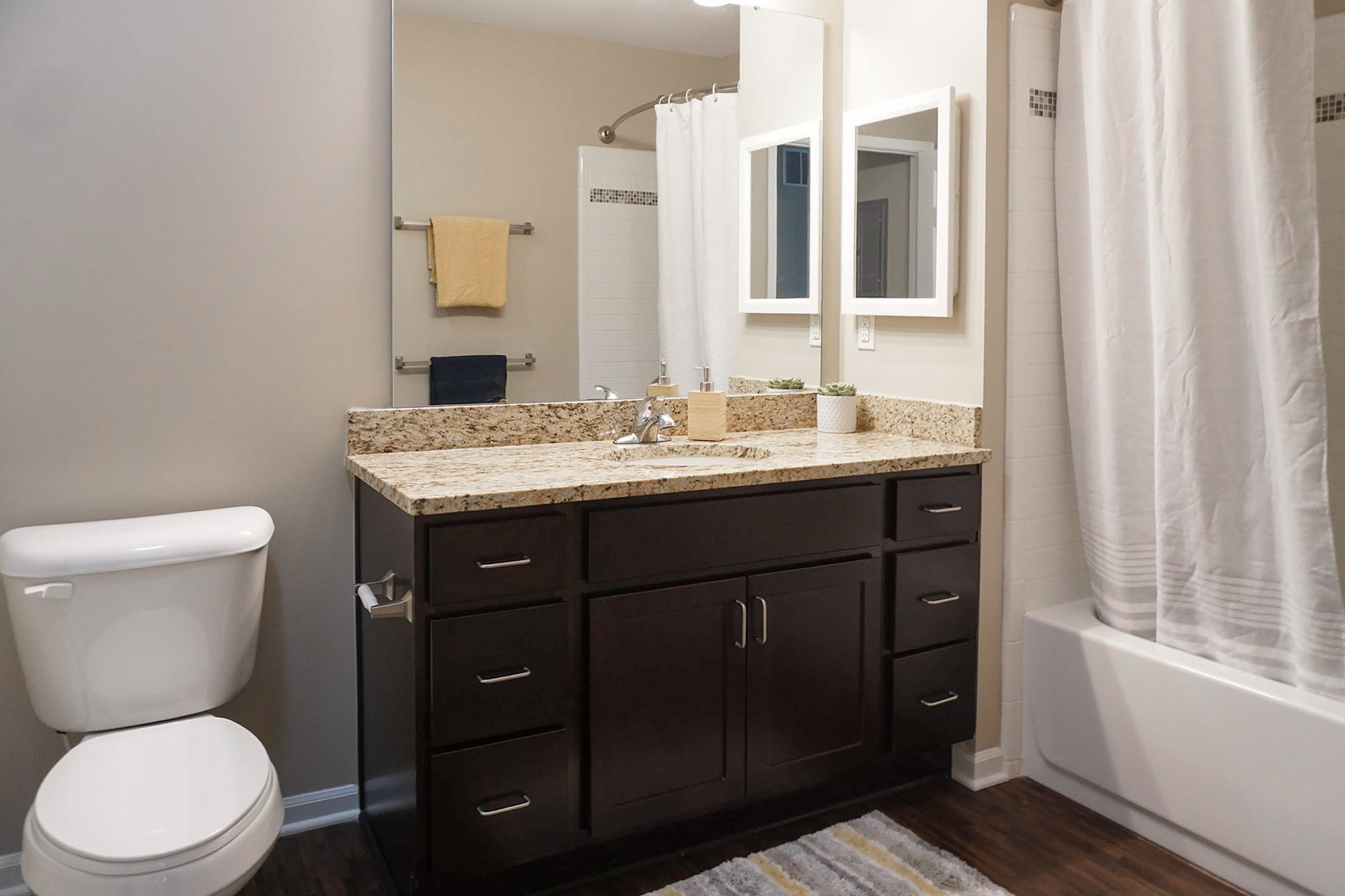 Washington - 1 Bed 1 Bath - Bathroom