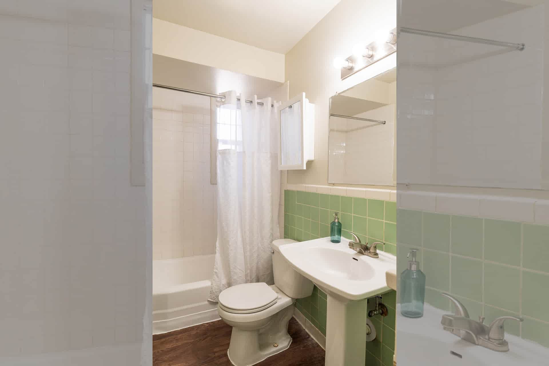 The Adam - 2 Bed 1 Bath - Bathroom