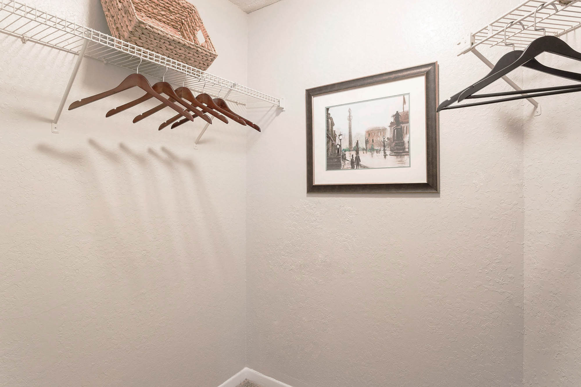 Navel - 1 Bed 1 Bath - Primary Bedroom Walk-In Closet