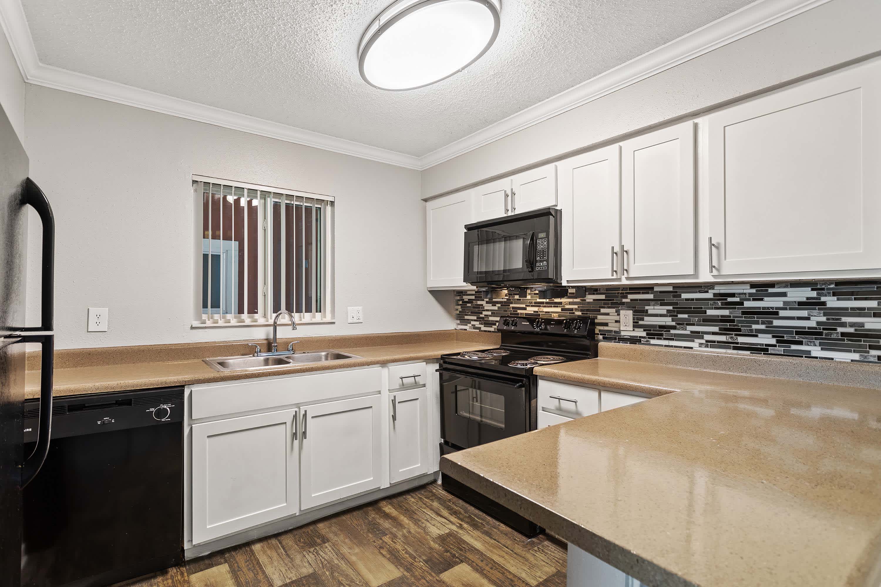 Silver - 3 Bed 2 Bath - Kitchen