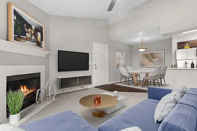 Naples - 2 Bed 1 Bath - Dining Room