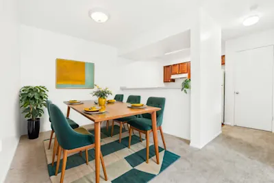 The Milliania - 2 Bed 1.5 Bath - Dining Room
