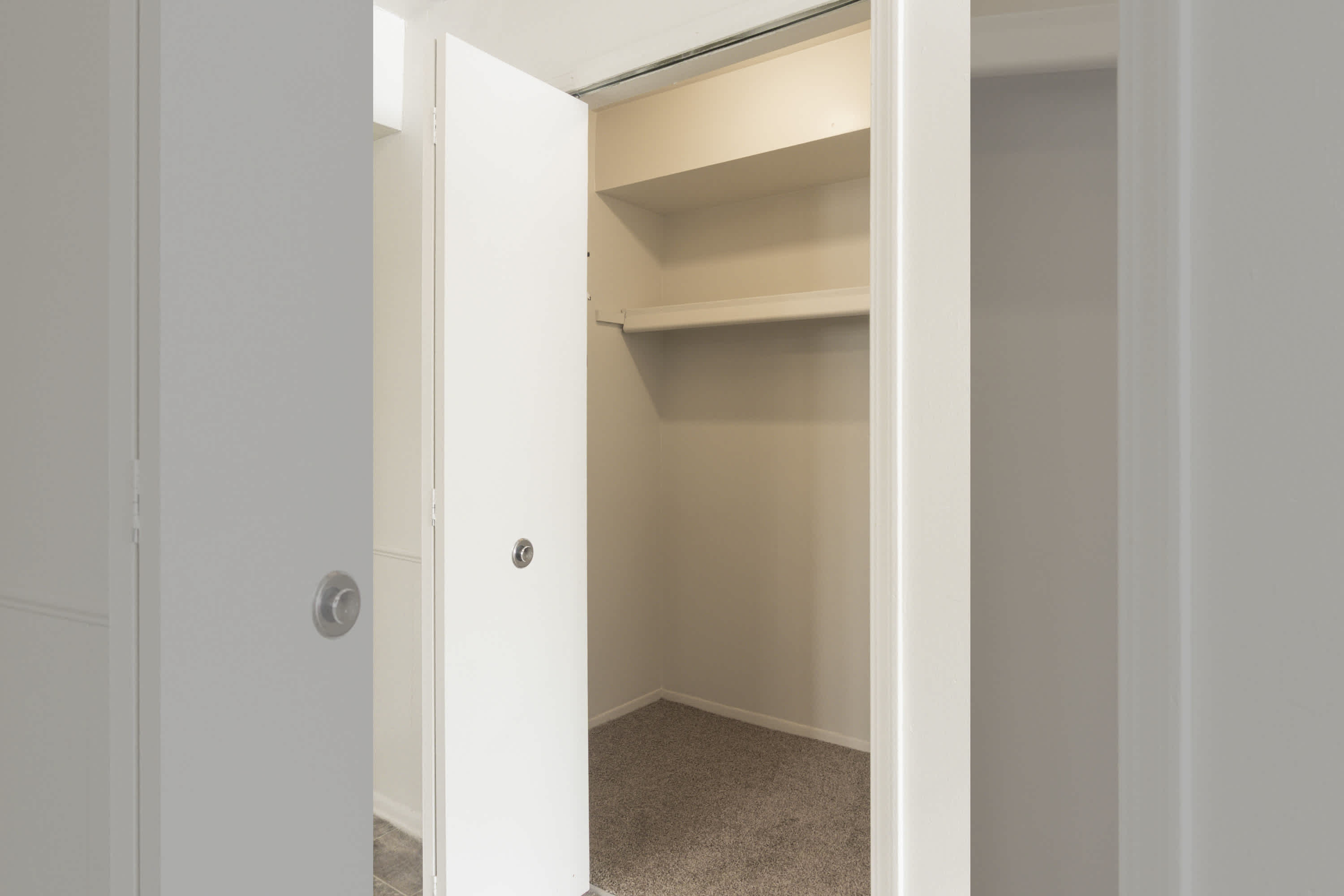 Carpenter - 1 Bed 1 Bath - Dining Room Closet