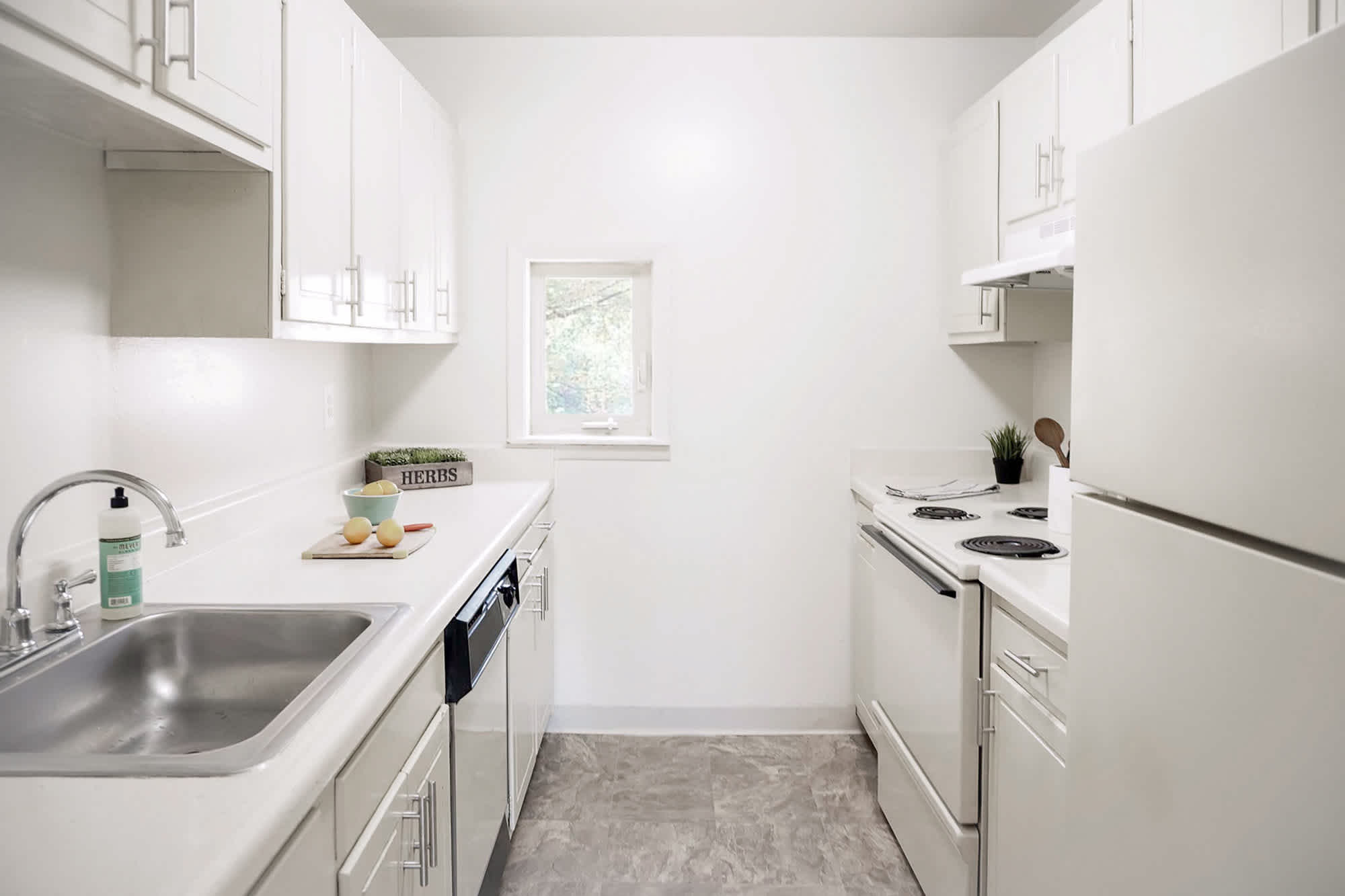 The George - 2 Bed 2 Bath - Kitchen