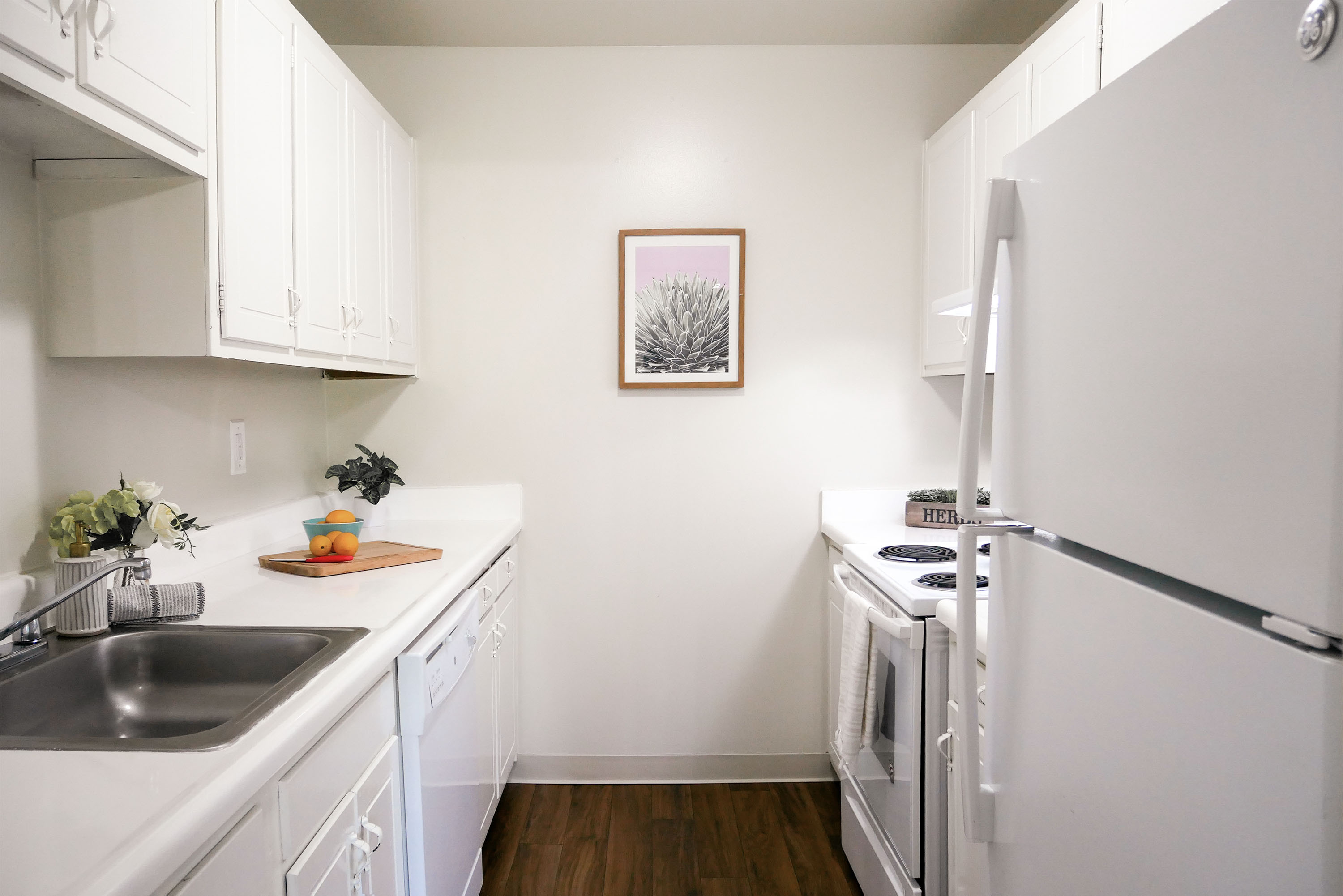 The George - 2 Bed 2 Bath - Kitchen