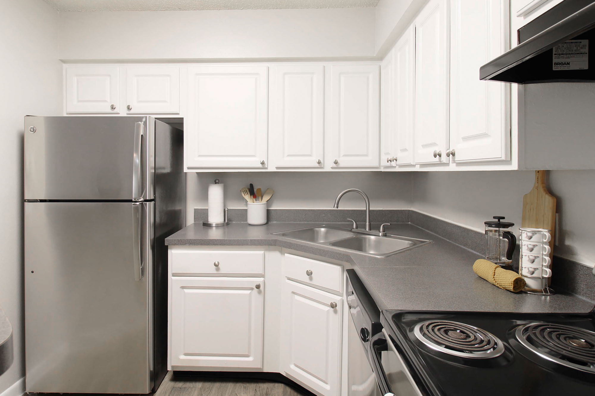 The Hoffner - 2 Bed 2 Bath - Kitchen