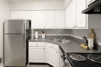 The Hoffner - 2 Bed 2 Bath - Kitchen
