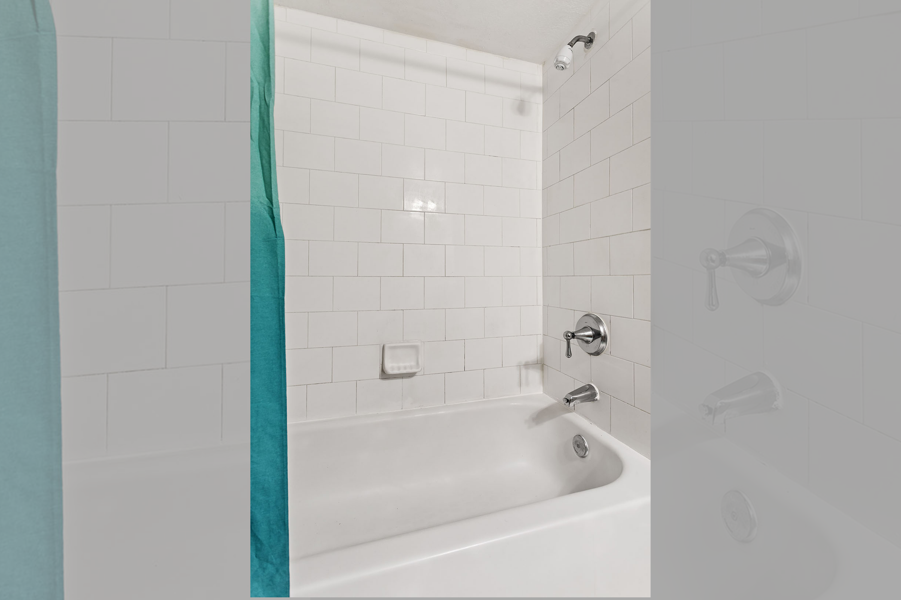 The Conroy - 1 Bed 1 Bath - Bathroom Tub