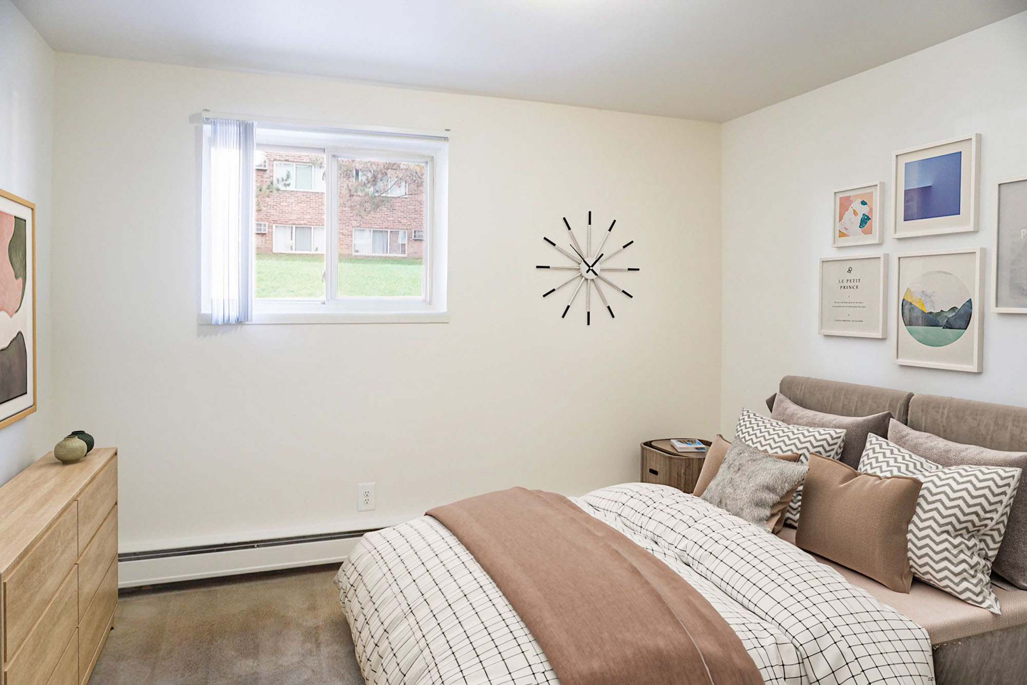 Belmont - 1 Bed 1 Bath - Primary Bedroom