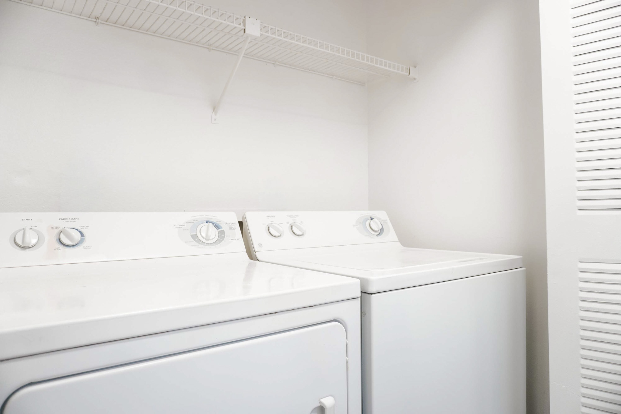 Weston - 2 Bed 2 Bath - In-Unit Laundry