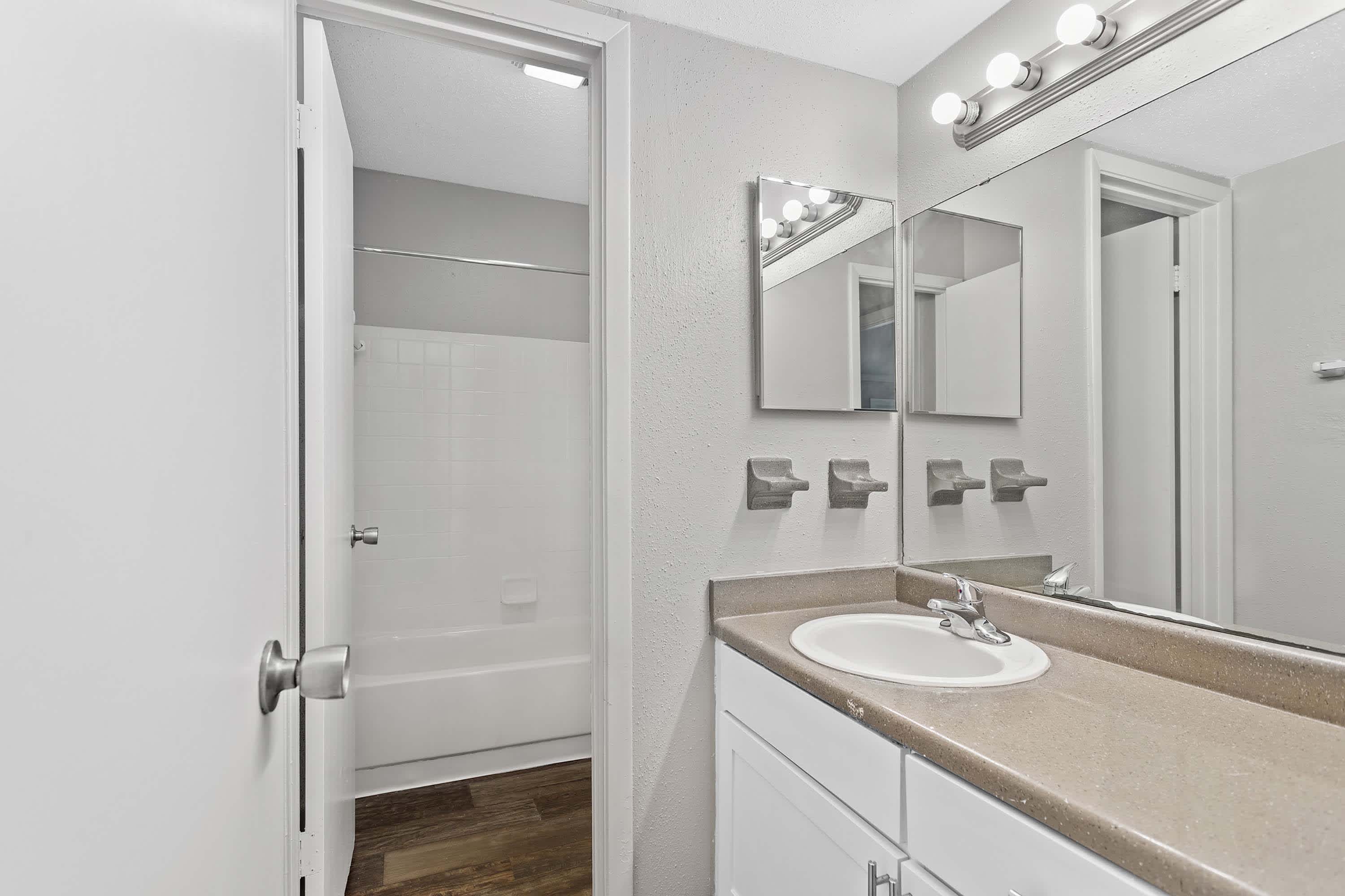 Silver - 3 Bed 2 Bath - Bathroom