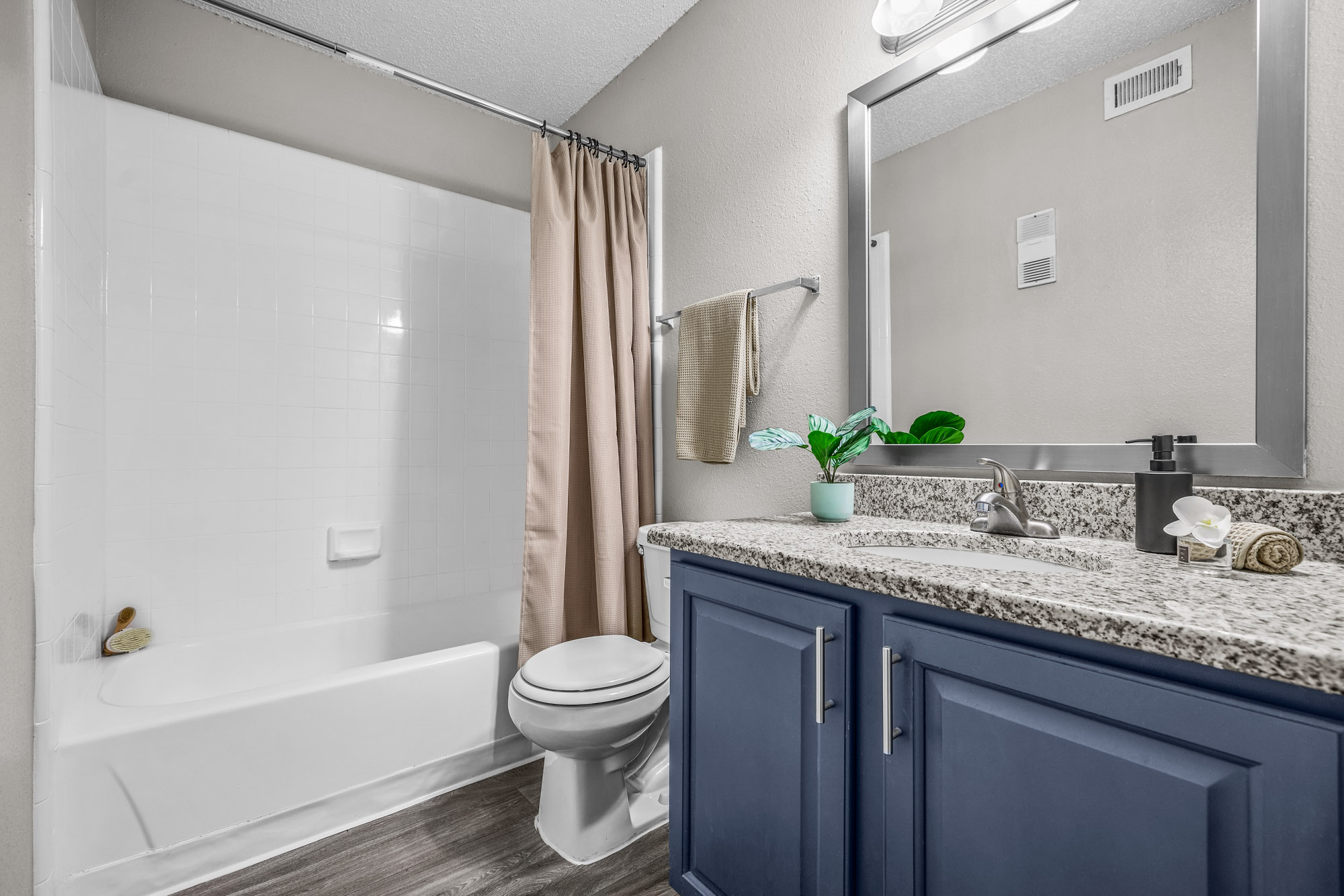 Adler - 2 Bed 2 Bath - Bathroom