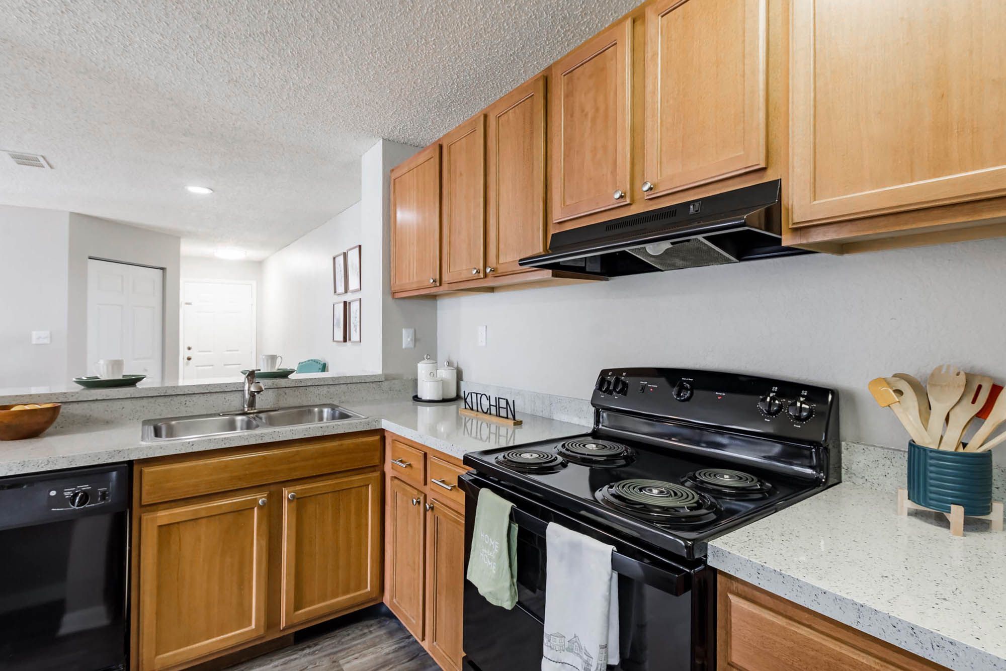 Wrigley - 2 Bed 2 Bath - Kitchen