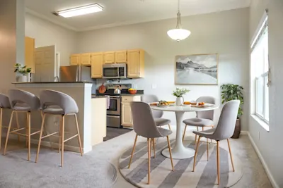 Giraffa - 1 Bed 1 Bath - Dining Room
