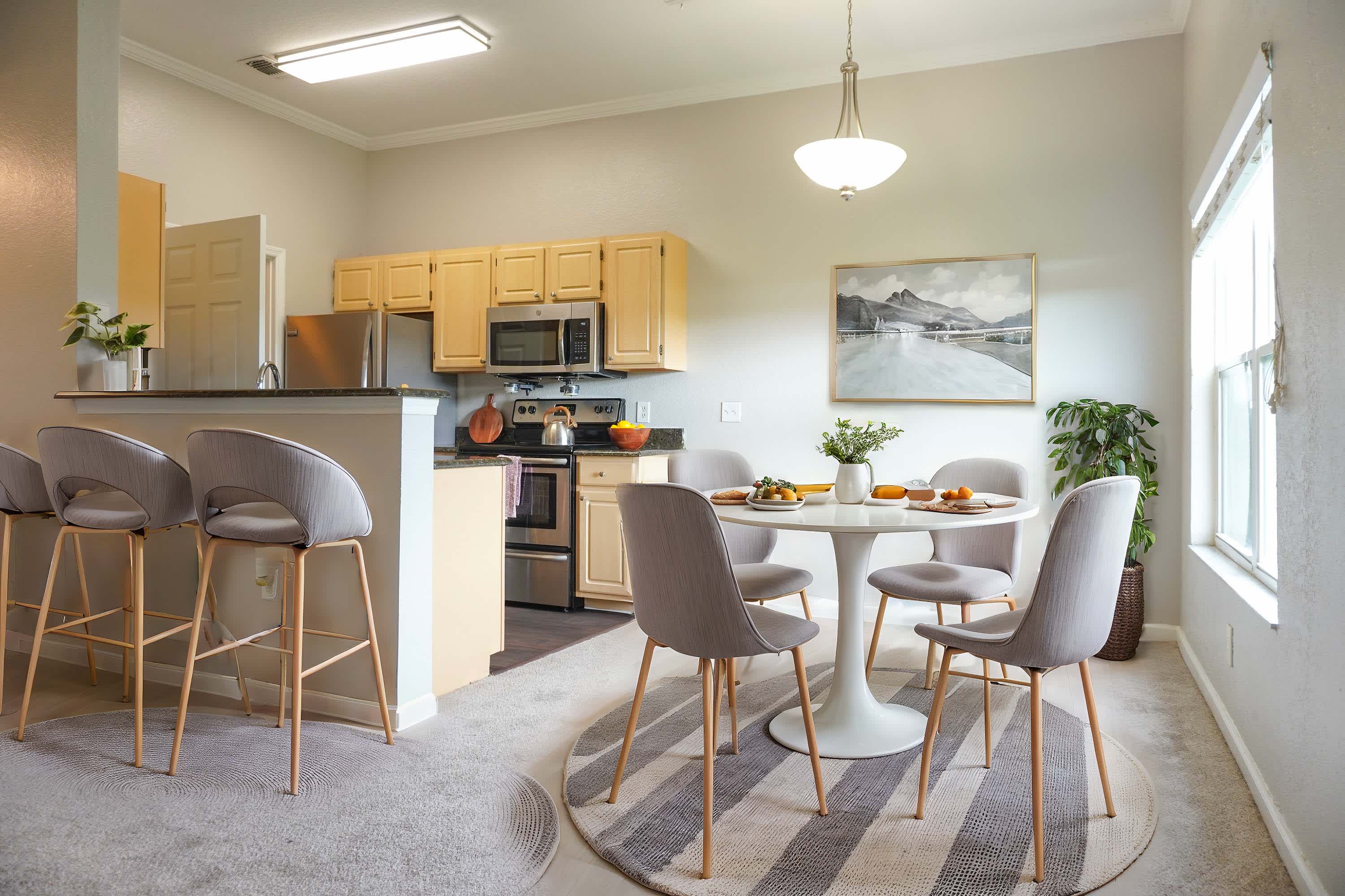 Giraffa - 1 Bed 1 Bath - Dining Room